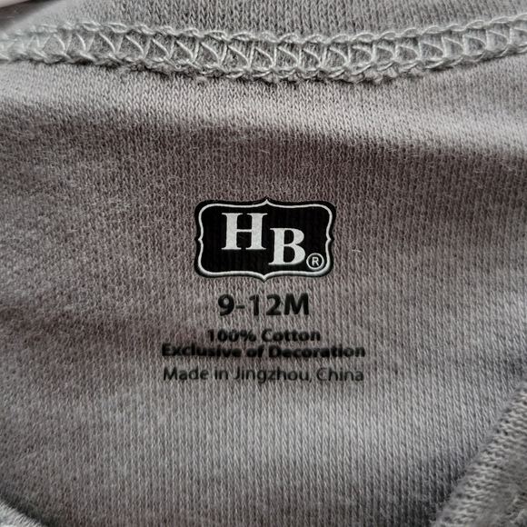 NWT bundle of 5 bodysuits, 9-12 months - Picture 7 of 7